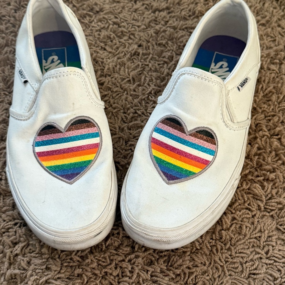 Vans Pride Asher Slip On women’s size 7.5 heart rainbow color 🌈